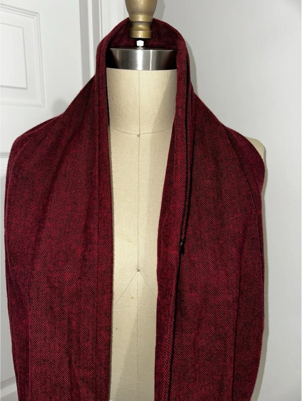 N/A burgundy circle